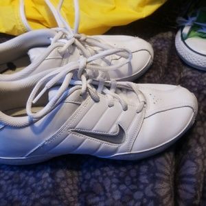 Nike cheer shoes